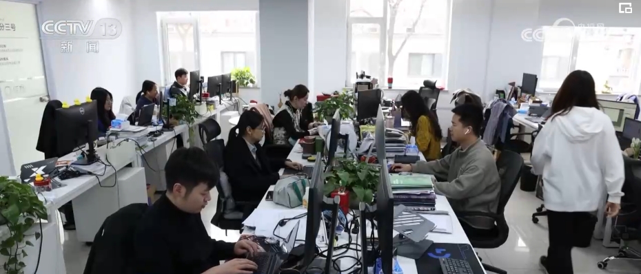 “種地種出成就感”！衛(wèi)星巡田、遠(yuǎn)程田管農(nóng)業(yè)生產(chǎn)煥發(fā)新活力(圖1)