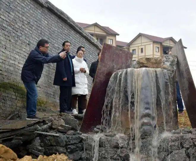 衛(wèi)星有“散光”？洞庭湖被挖2000畝沒發(fā)現(xiàn)！農(nóng)民蓋個牛棚逮個