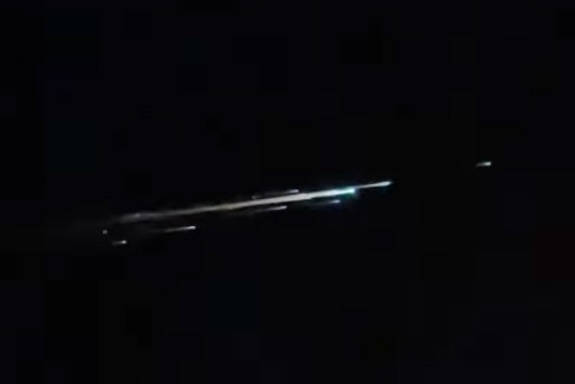 “中國衛(wèi)星給美國帶來一場(chǎng)壯觀的燈光秀”